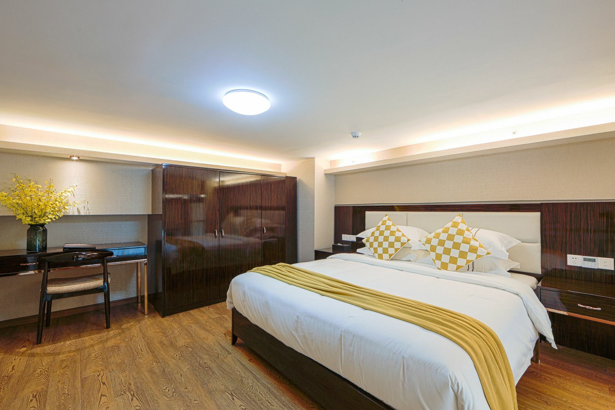 Waifiden Duplex Hotel Apartment Zhongyong Jinyu Branch-Free Shuttle Bus During The Canton Fair Exteriör bild