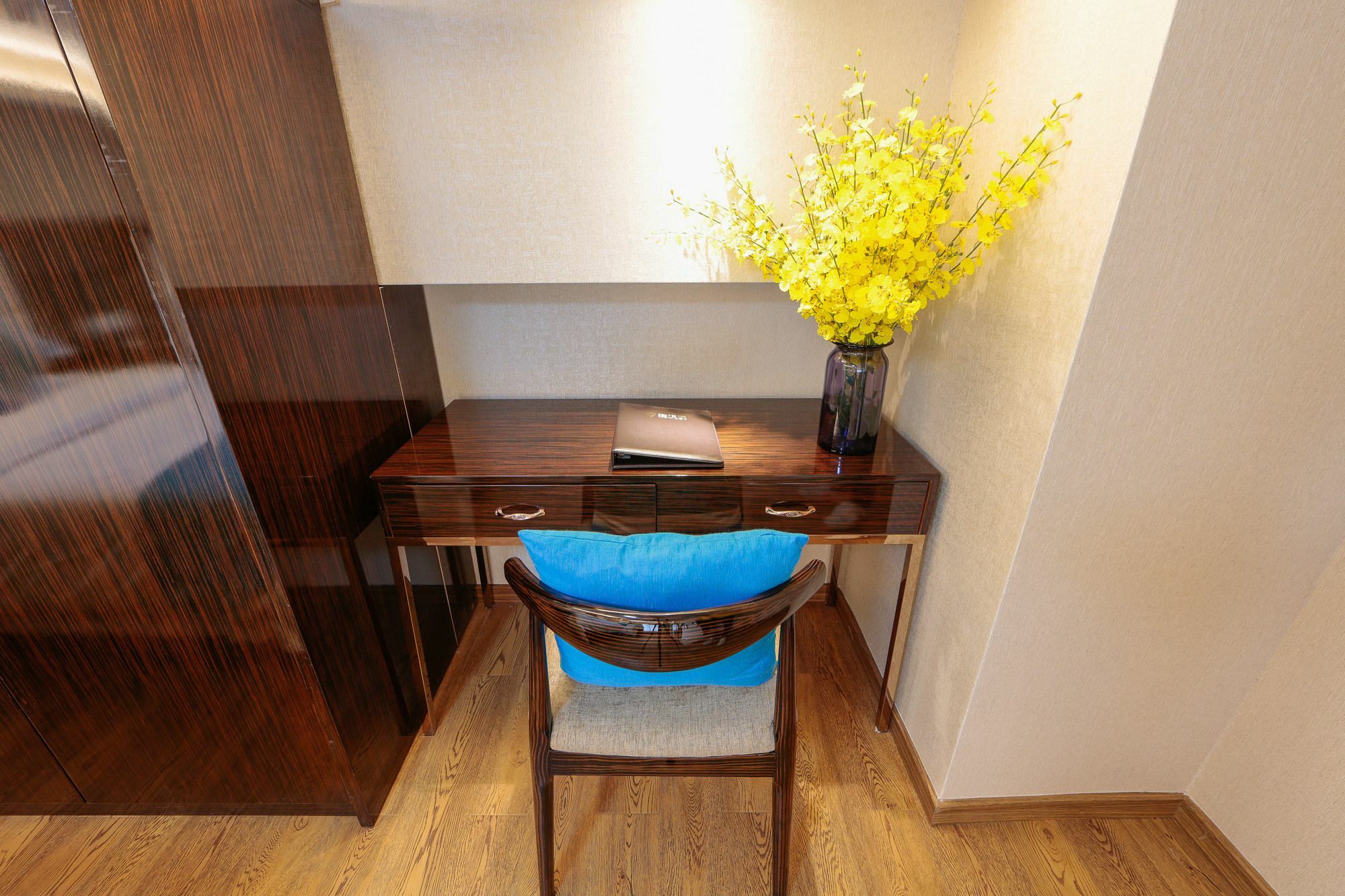 Waifiden Duplex Hotel Apartment Zhongyong Jinyu Branch-Free Shuttle Bus During The Canton Fair Exteriör bild